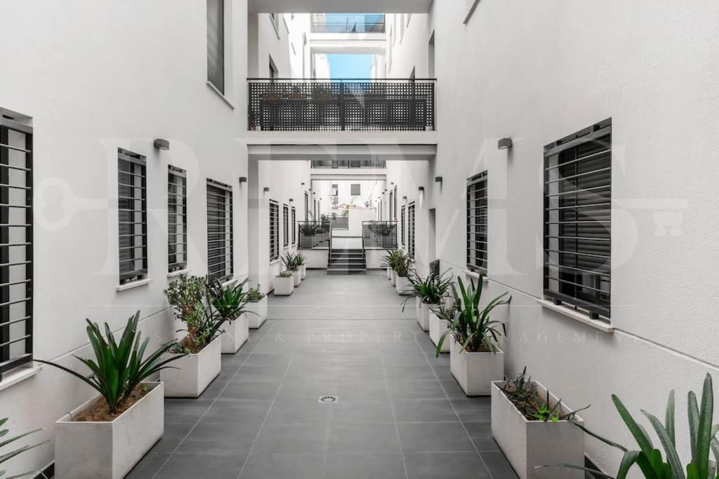 Cozy Apartment With Parking In The Center By Rems Málaga Esterno foto